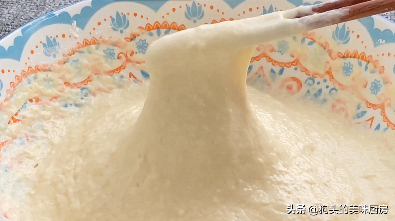 夏天多吃绿豆，教你一个做法，加2个鸡蛋进去，出锅香甜又暄软