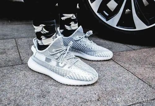 万万没想到 年年夏天都疯涨的 Yeezy 350 今年我能随便挑