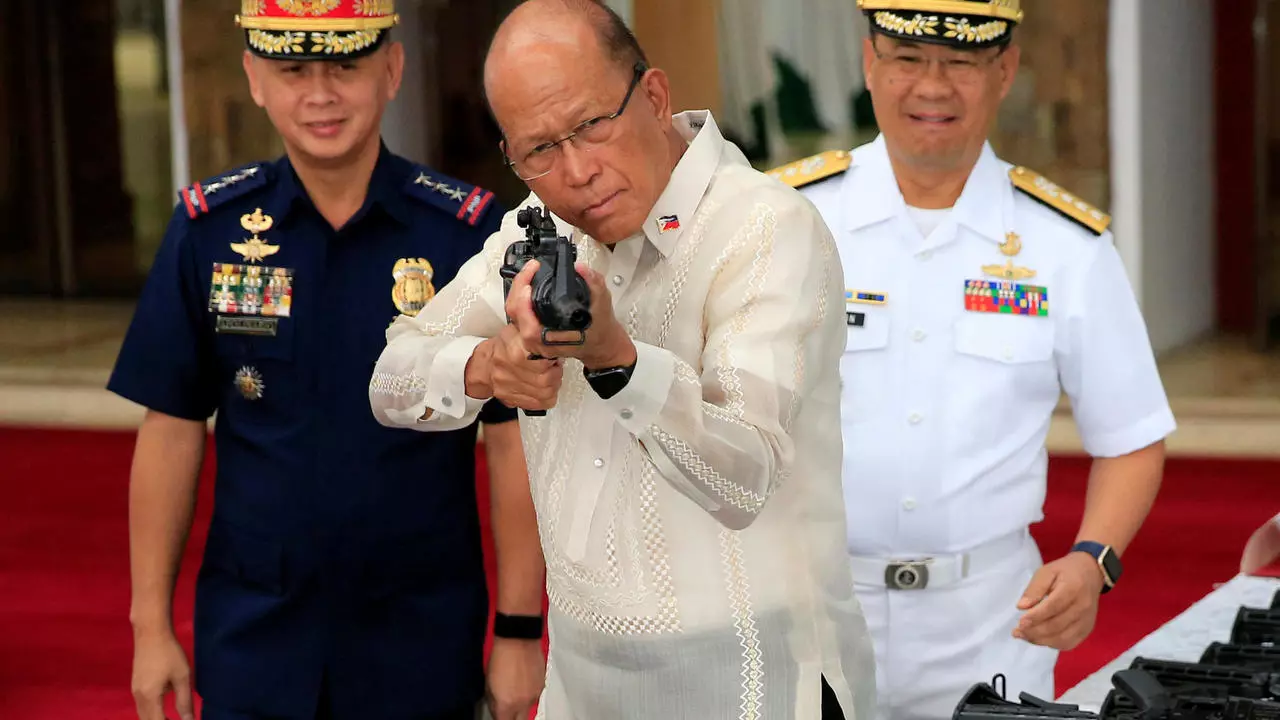 菲律賓剛拿到美國軍援，就宣稱要�參戰�；中菲關係要變天？