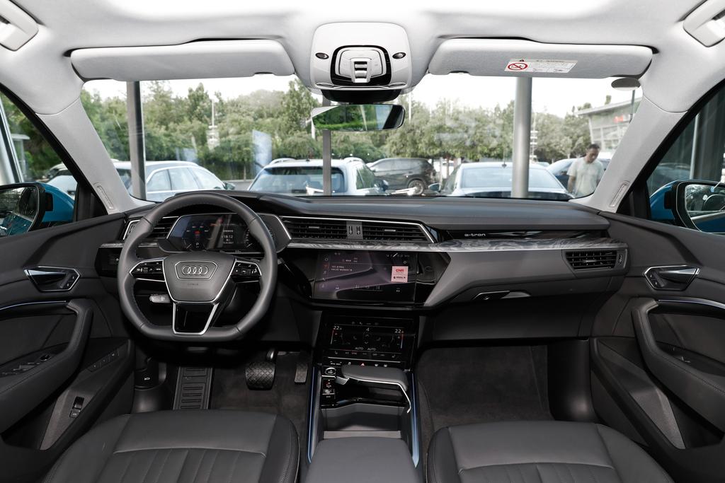 奥迪e-tron Sportback(进口)限时优惠100元 欢迎试乘试驾