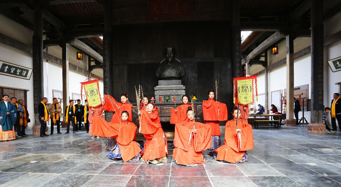 纪念朱子诞辰890周年暨铜陵朱文公祠落成大典在铜陵隆重举行