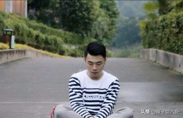 德云社风光的背后，多的是嫉妒和艰难，角儿们的演出越来越不容易