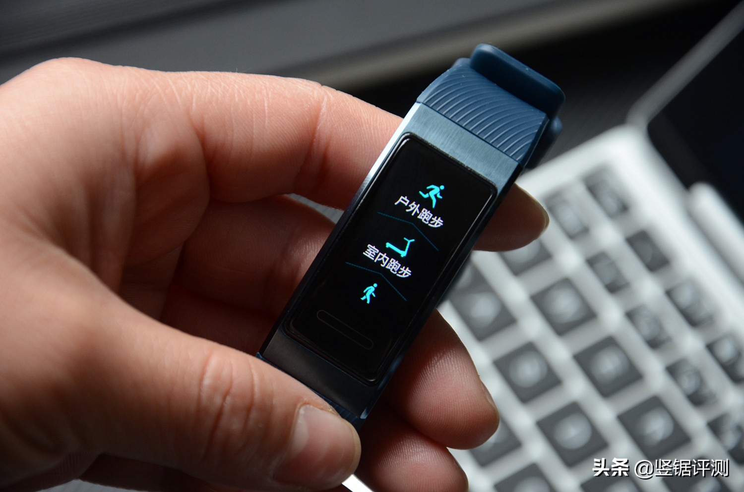 华为手环3 Pro评测！内置独立GPS，支持NFC