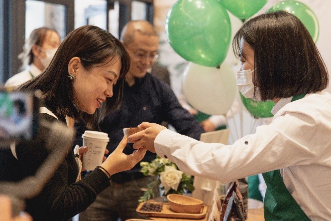 “窑洞”深藏咖啡香 星巴克延安首店正式开业