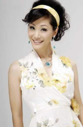 她是著名歌曲家，丈夫婚内出轨遭背叛，二婚嫁