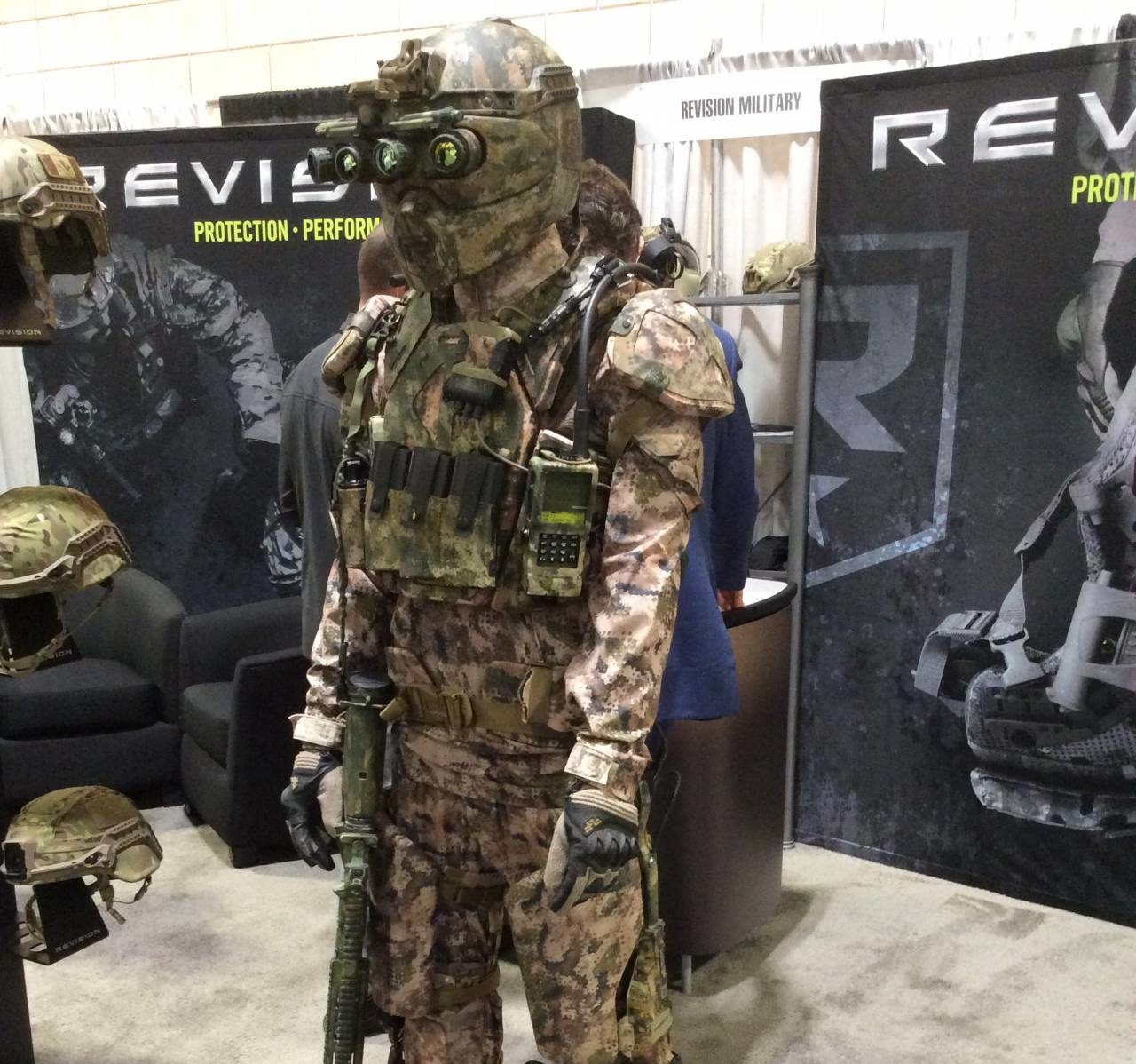 美军打造未来特种作战服，4分钟跑完1.6公里，宛