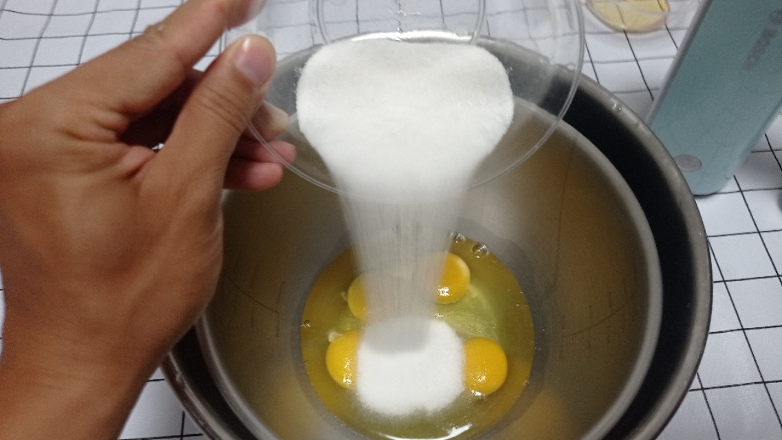 日式全蛋海绵蛋糕制作配方 低糖版更健康口感细腻松软
