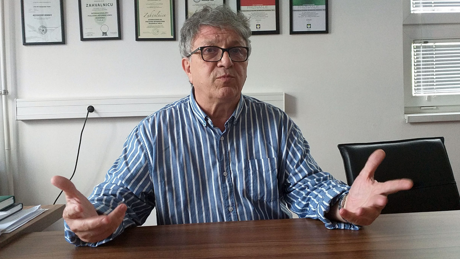 美國夢已經碎一地！ 塞爾維亞主持人坦言：中國人是天賜的禮物