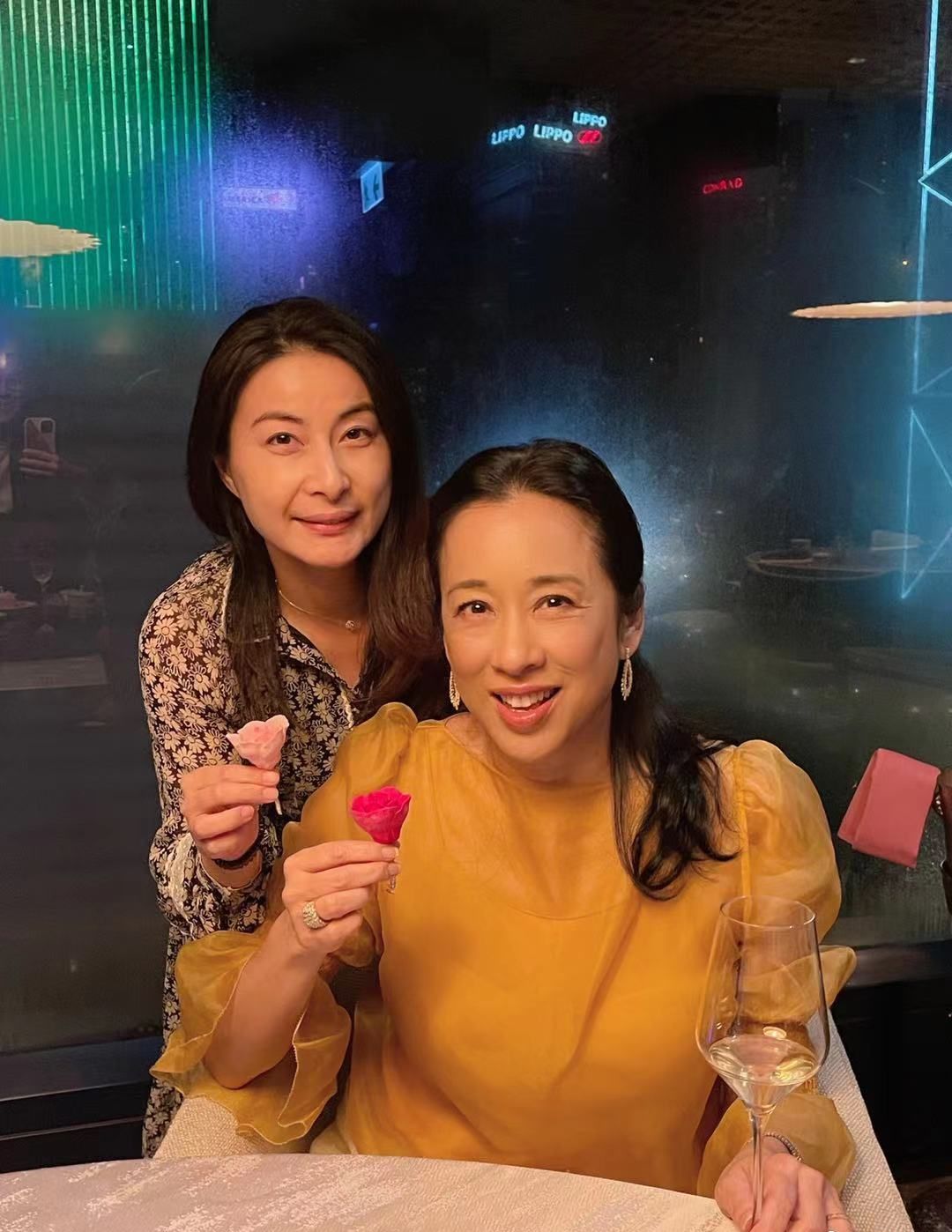 把婆媳关系处成姐妹，被老公宠成公主，郭晶晶才叫嫁给了爱情