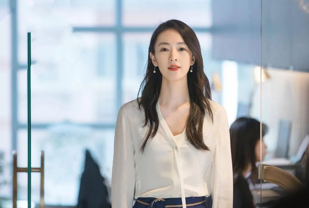 赵丽颖杨幂长点心，你们真正的对手，已经在冲