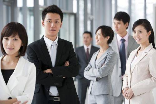 当你领导很讨厌你，你该怎么办？答案很简单