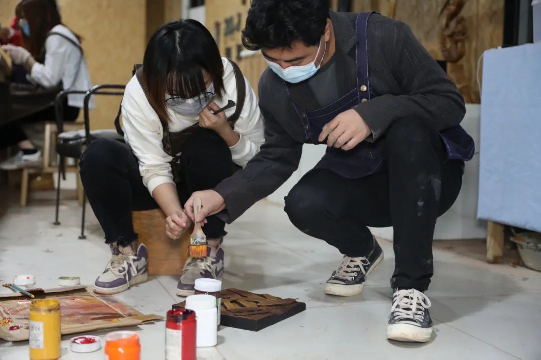 「庐山手工」上课、抢饭、熬夜、摘柿子这些经历你都在吗？