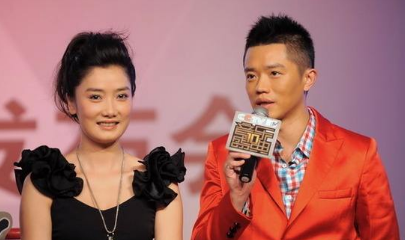 难怪凤凰传奇做不成夫妻，原来玲花嫁给了音乐