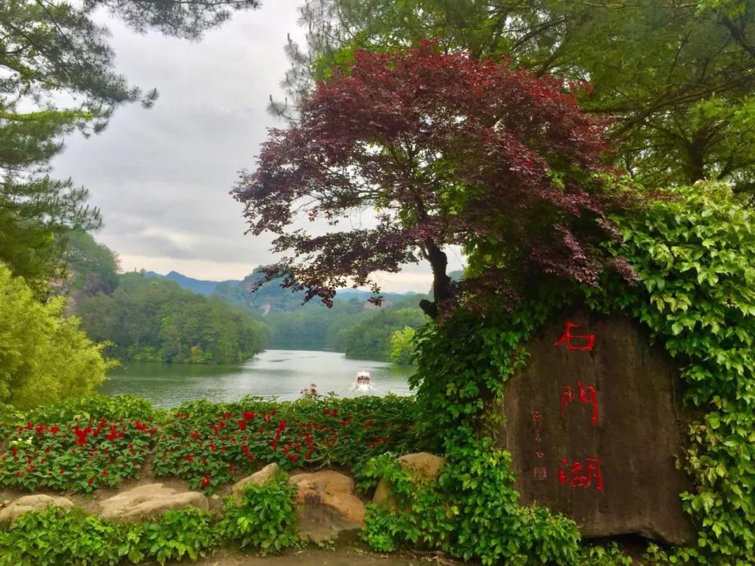 这里是连城石门湖疑是瑶池落凡尘