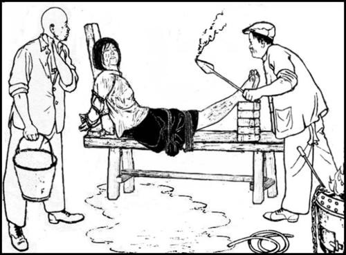 湖北一农妇去世，孙女收拾遗物时发现半本日记，才知奶奶大有来头