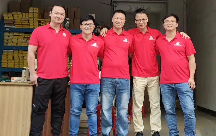 打工人逆袭教科书级典范！小白也能干好汽配大生意