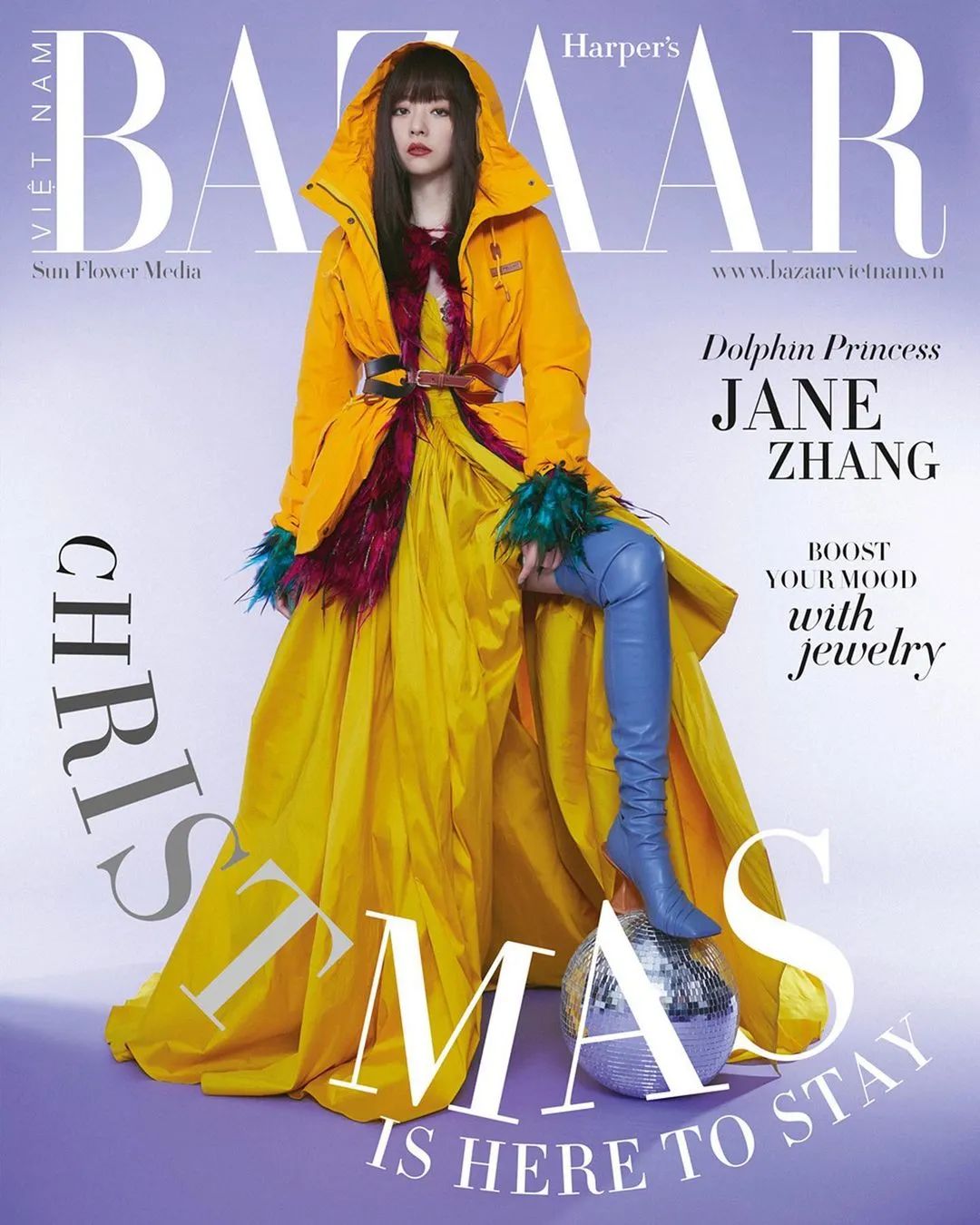 张靓颖登上越南版《时尚芭莎》封面，成为首位华语女歌手