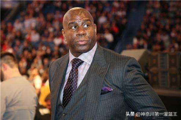 确诊HIV30年还在世，魔术师每年花多少钱治疗？华裔医生功不可没