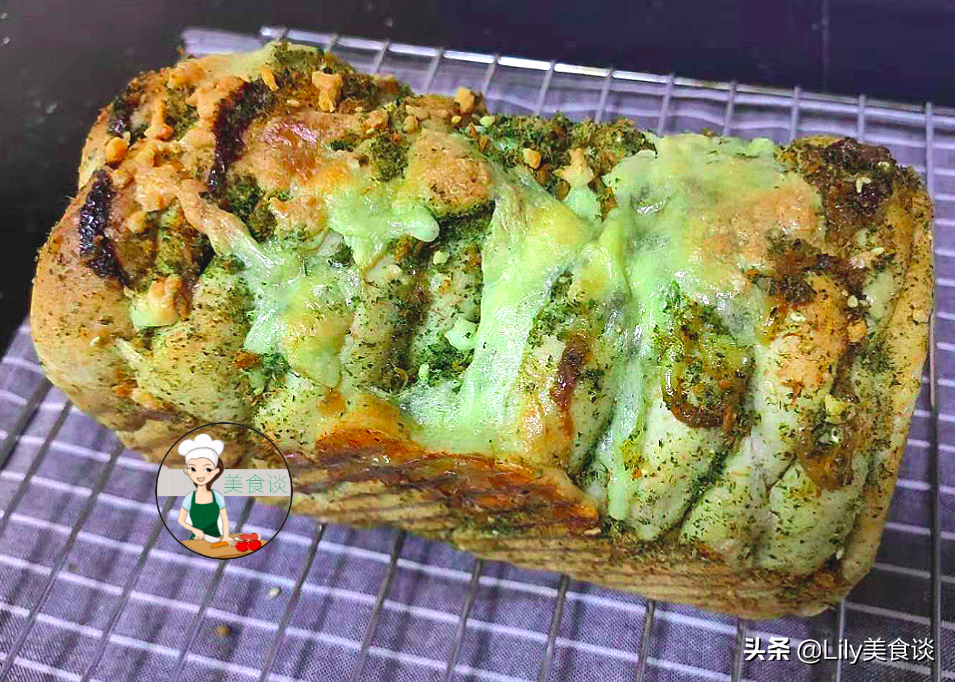 自從學會吐司的做法，我再也不去買麵包了，自己做配方簡單又好吃