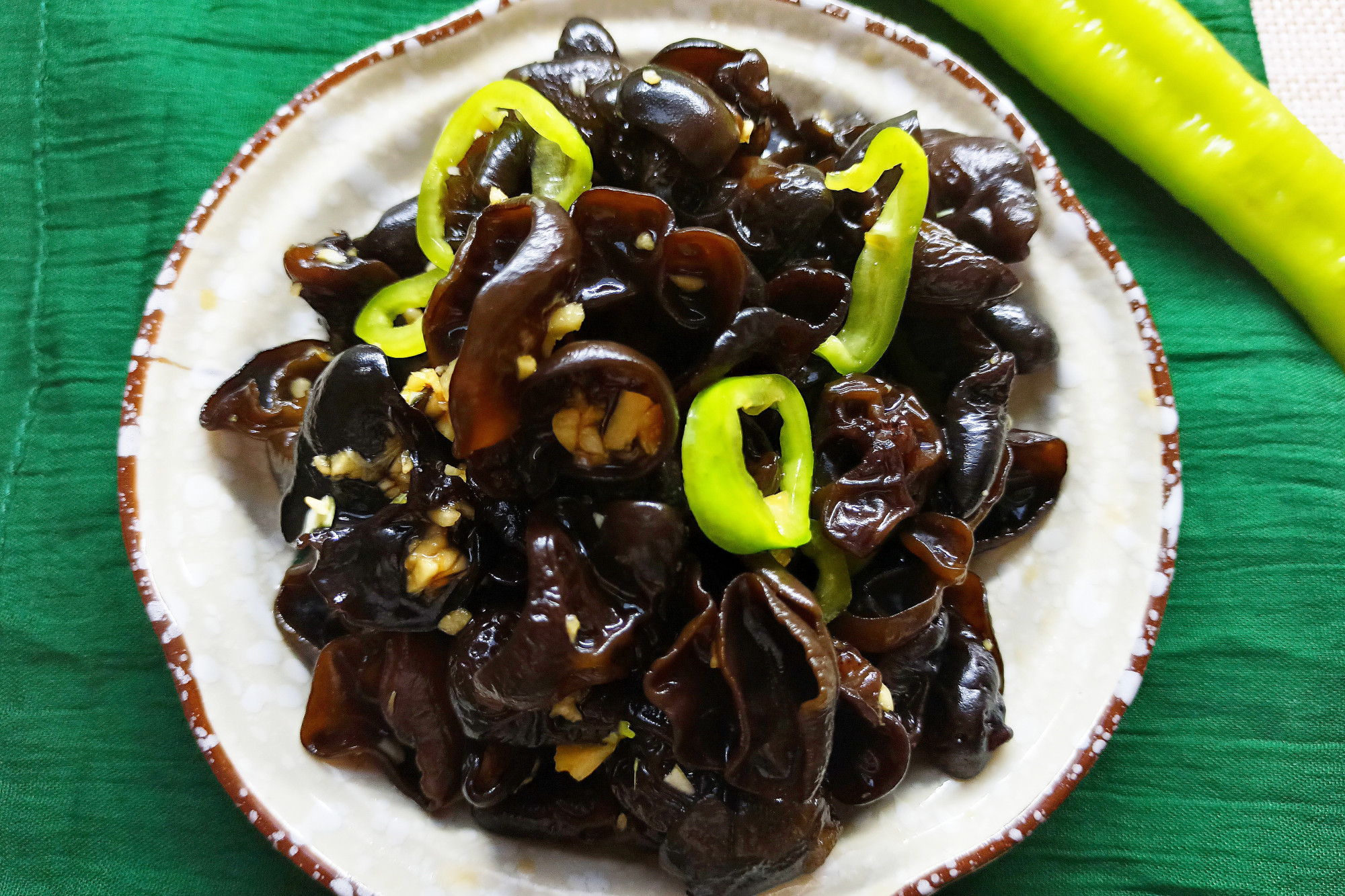 泡發木耳放冰箱裡保存，食用會中毒嗎？ 為了家人健康，不妨看一看