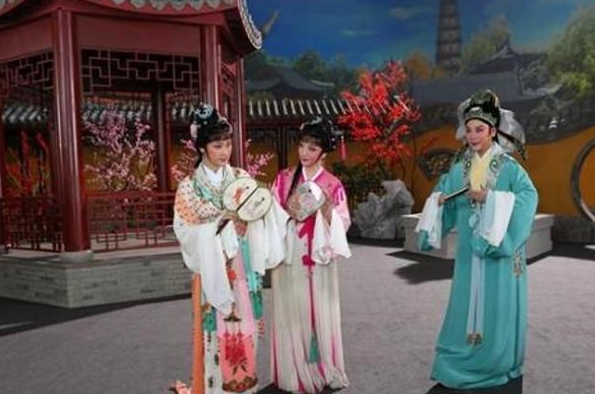 古代女子想要偷情，还必须得自带枕头？看看《