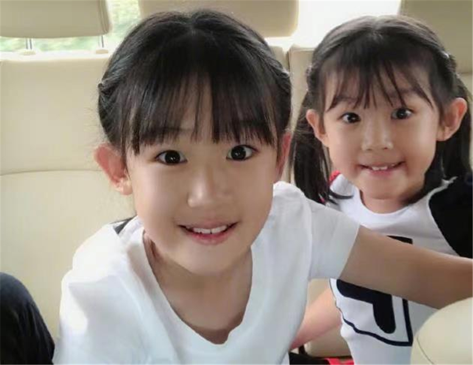 有種“複製黏貼”叫陸毅女兒，明明相差3年出生，卻長得一模一樣