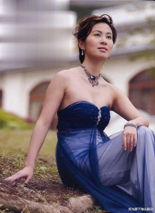 高材生的叶璇历经多段感情退化为单细胞动物,