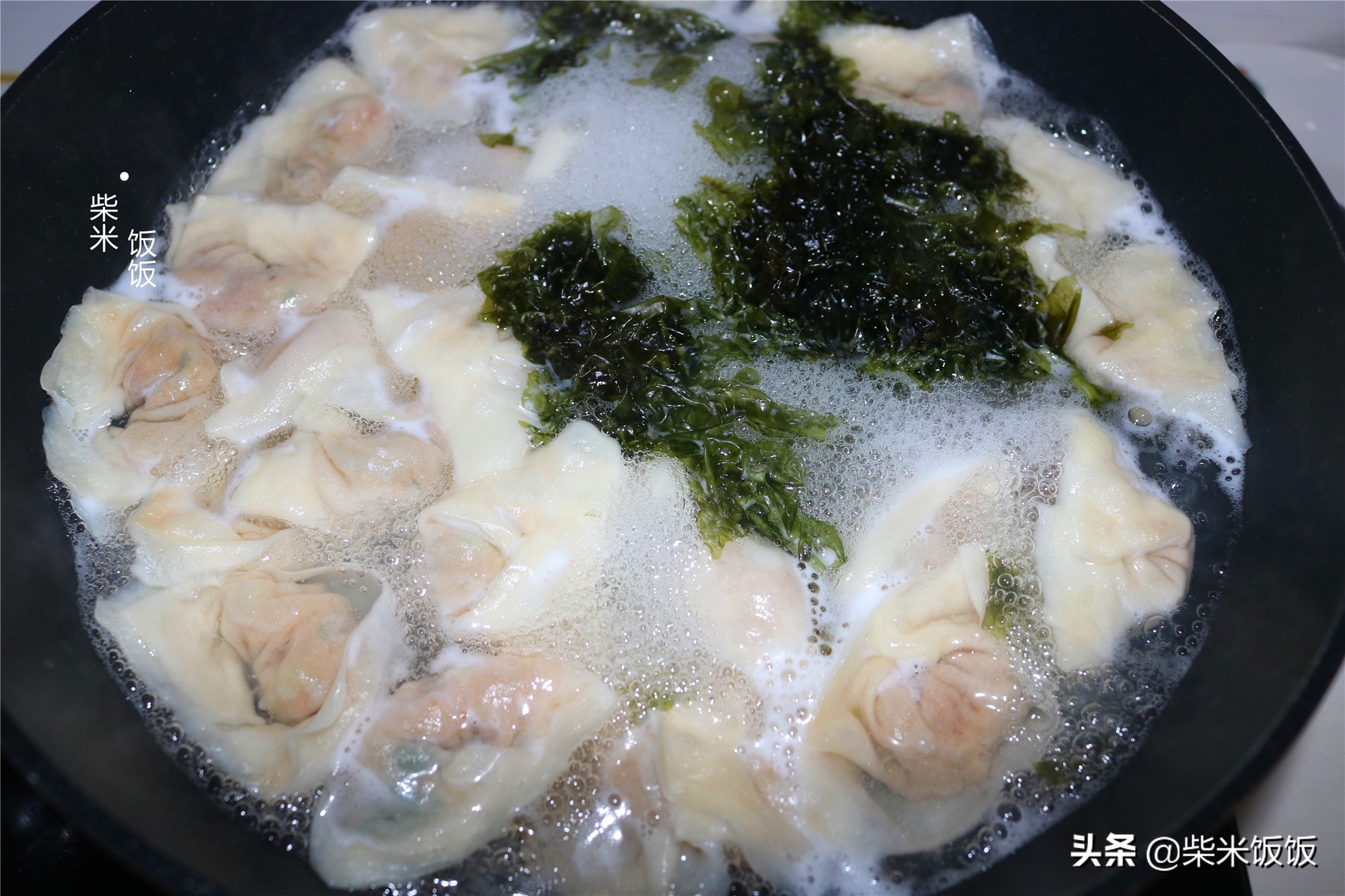 餛飩的家常做法，從擀皮到調餡全教你，湯鮮肉香，太好吃了