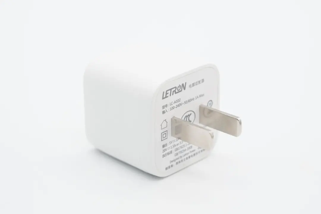 iPhone 13新机即将发布，35家工厂推出上百款快充新品