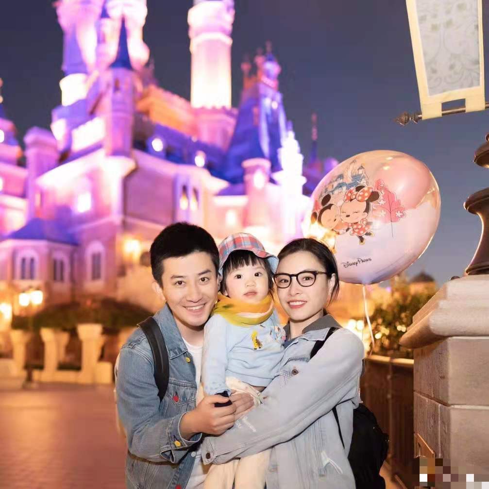 35岁跳水皇后吴敏霞官宣二胎！四肢纤细状态好，CEO老公现身示爱