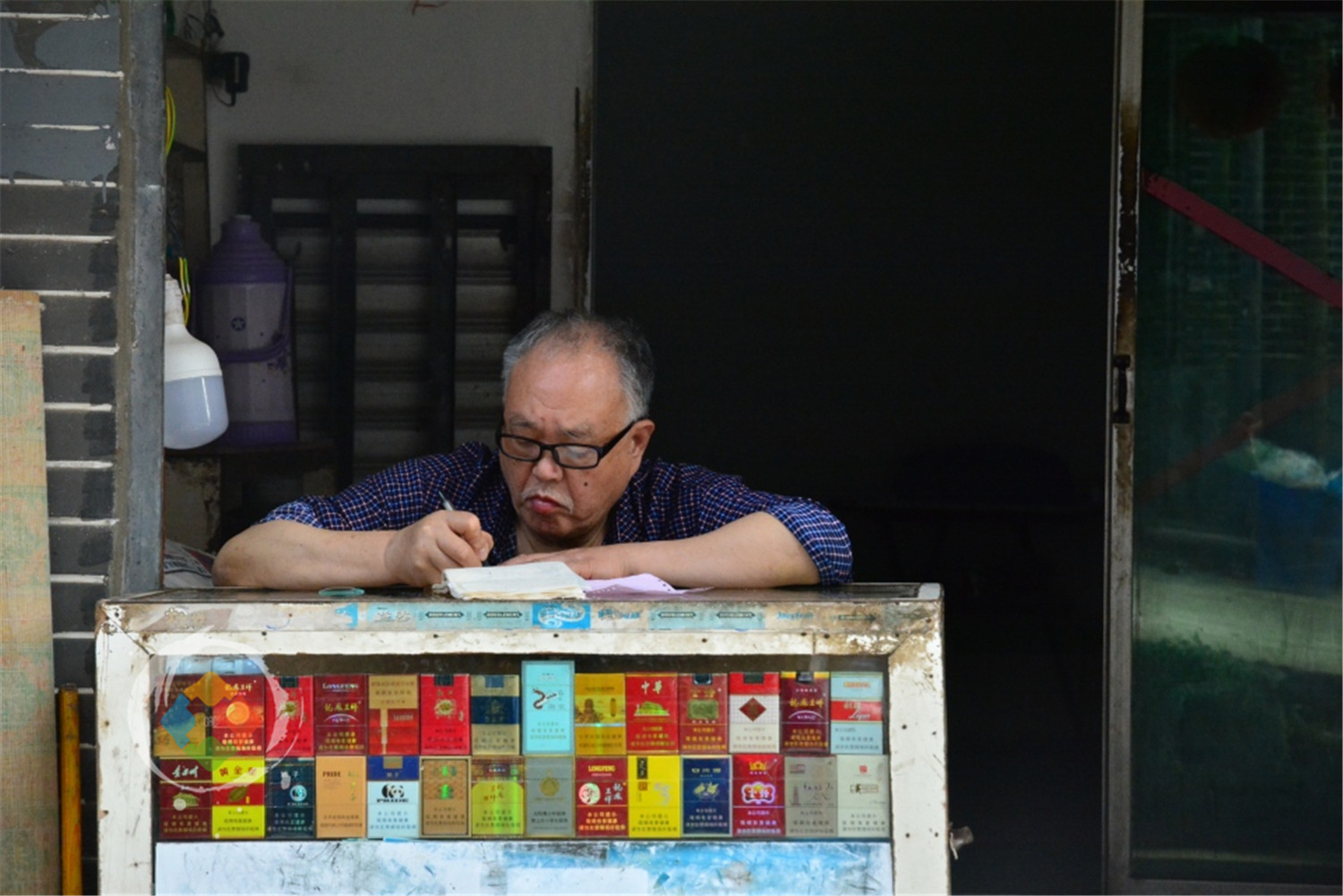 重庆吸烟报告：7成市民不吸烟，每5个高中生就有1人尝试吸烟