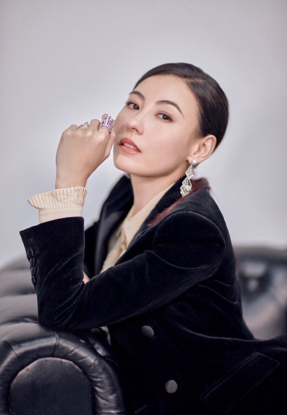 40岁张柏芝复出后变化真大！当上浪姐A到炸，风