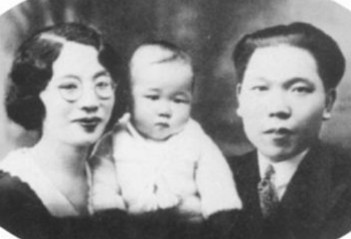 異國4年終牽手，棄前程培養(yǎng)5子，她去世后嚴濟慈每天對遺像三鞠躬