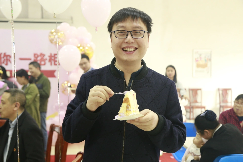 感恩有你 一路相伴——湘潭市分公司举办一季度员工生日会