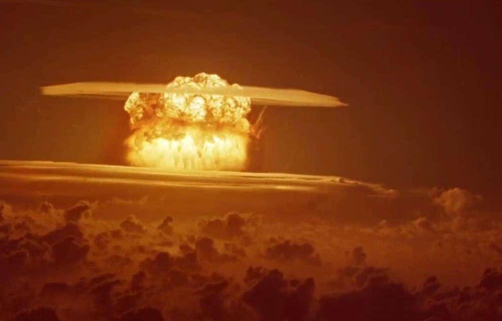 刚退完一“群”，美又计划重启核试验，赵立坚