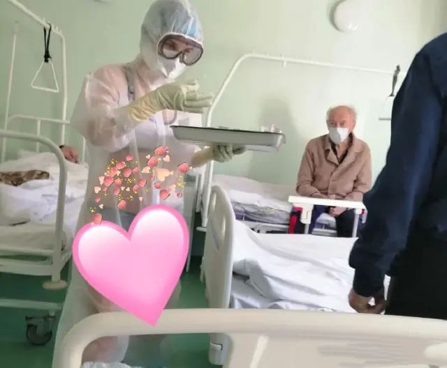 俄罗斯女护士穿比基尼上班遭处罚，病人却强烈