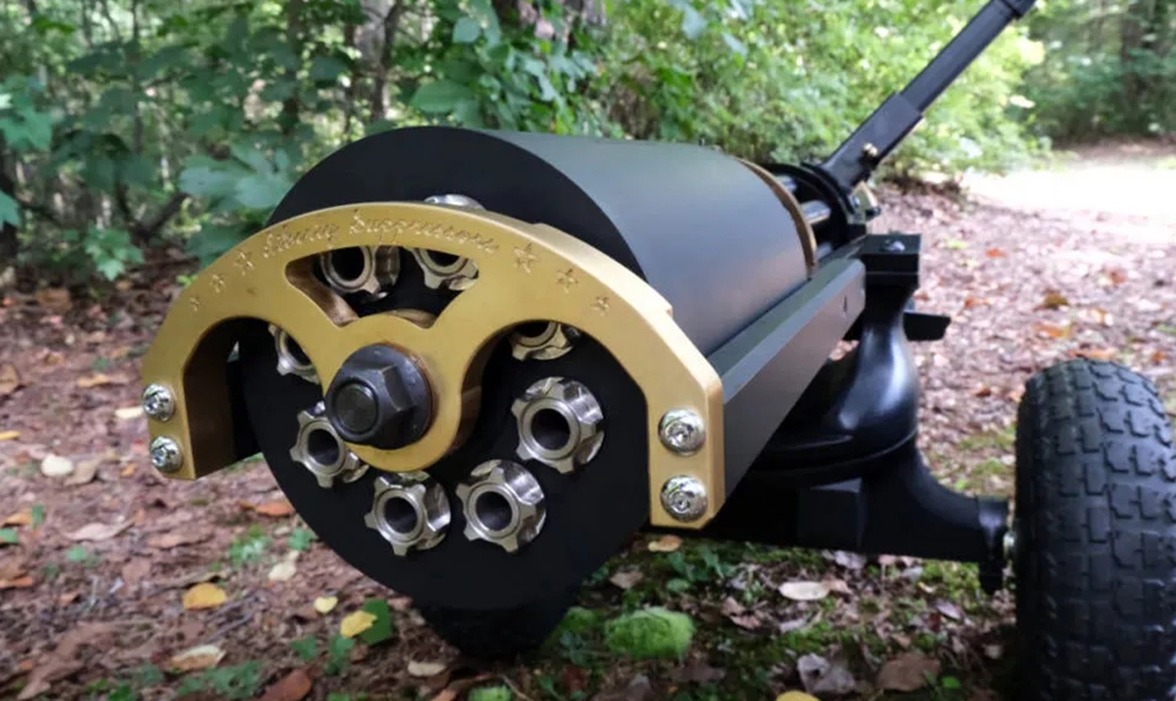 美国加特林机枪脑洞大开，消音器与弹夹的混搭