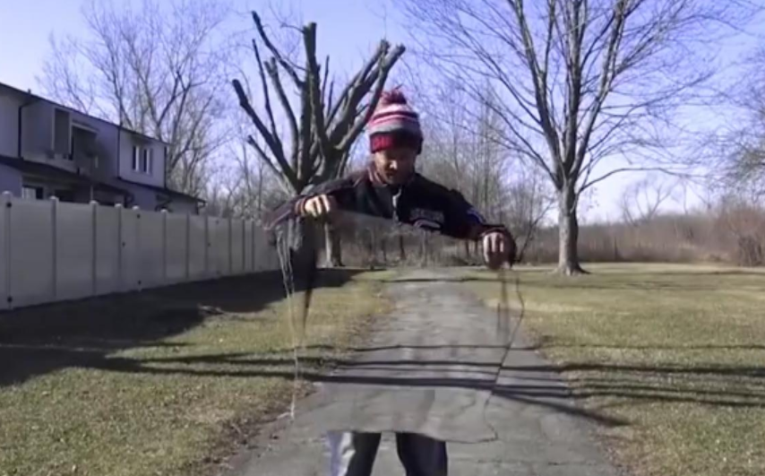 ��ɫ�����������������Ͼ���Ѹ�������������˶Դ˱�ʾ��Ľ����