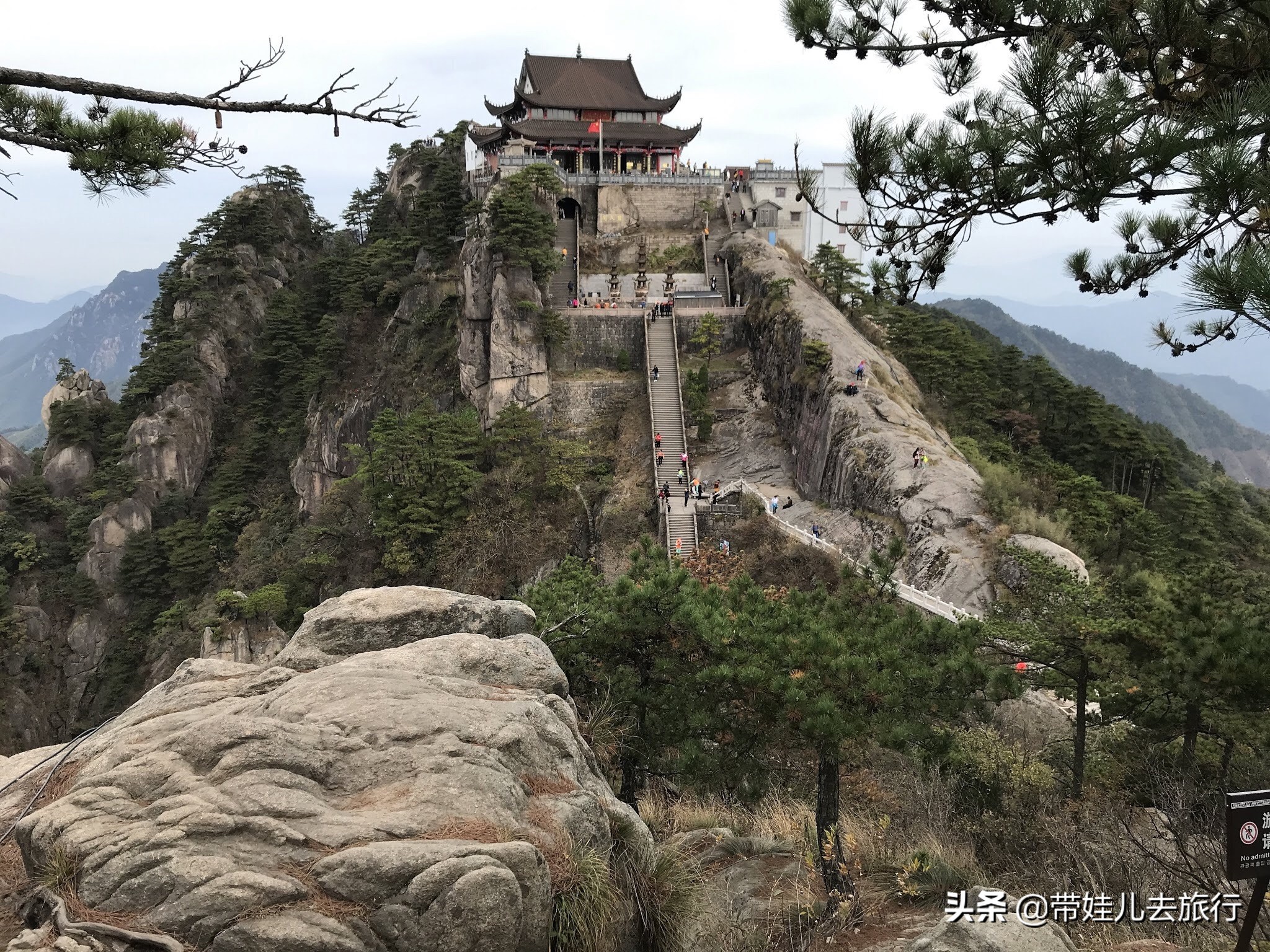 One of the three famous mountains in Anhui, known as "the first mountain in the south of the Yangtze River", the scenery is not as magnificent as Huangshan
