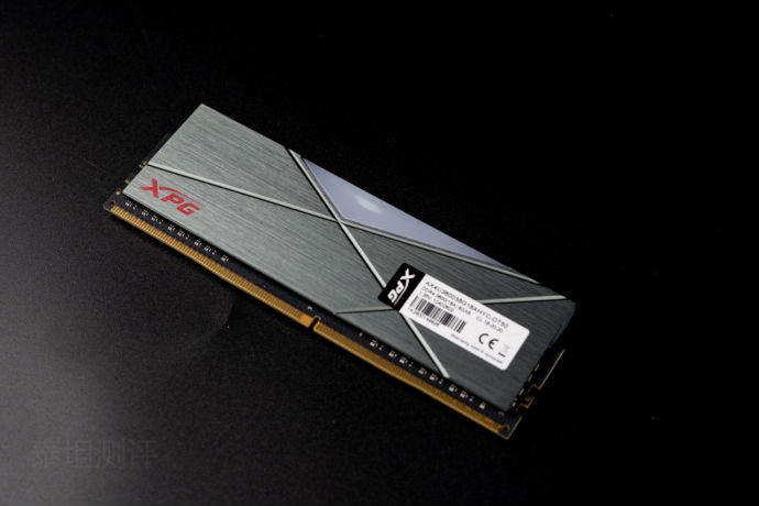 4400hz轻松达成！XPG龙耀D50 特挑海力士颗粒版超频
