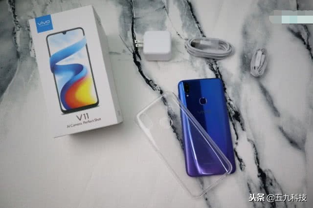 开箱vivo V11，升级七大AI拍照功能，手残男友救星呀！