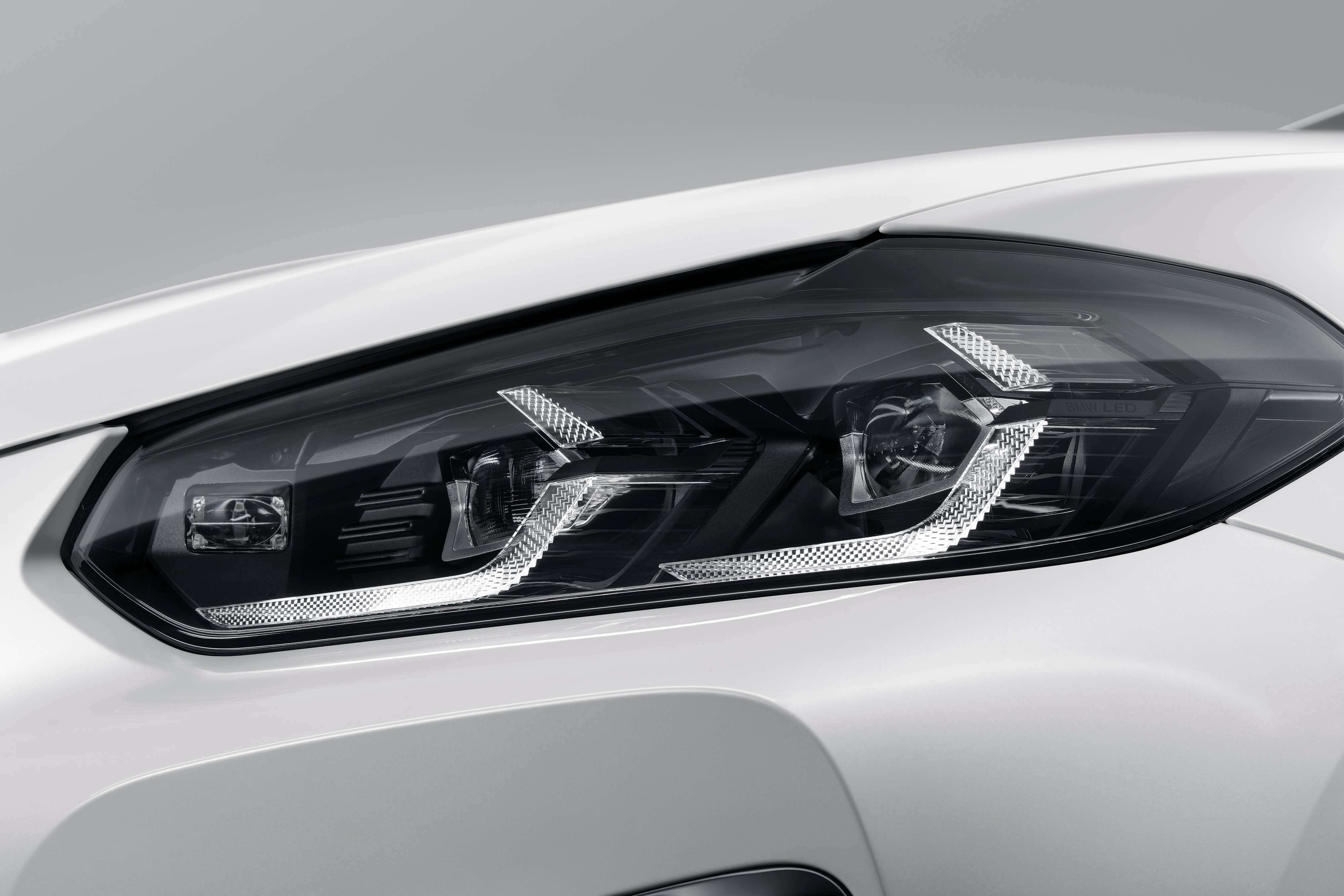 新BMW X3携30项高价值标准配置震撼上市