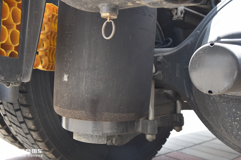 斯堪尼亚的国六入门车型,特别适合快递运输,据说