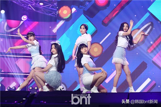 「bnt PHOTO」《冠军秀》10日现场公开 TWICE夺得本周一位