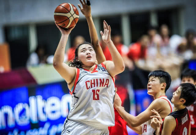 全运会女篮比赛最大的亮点就是女版奥尼尔的表现