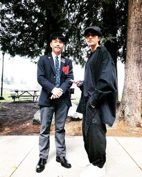 陈坤19岁儿子变化大！气质成熟五官立体像陈坤，被曝非亲生是弃婴