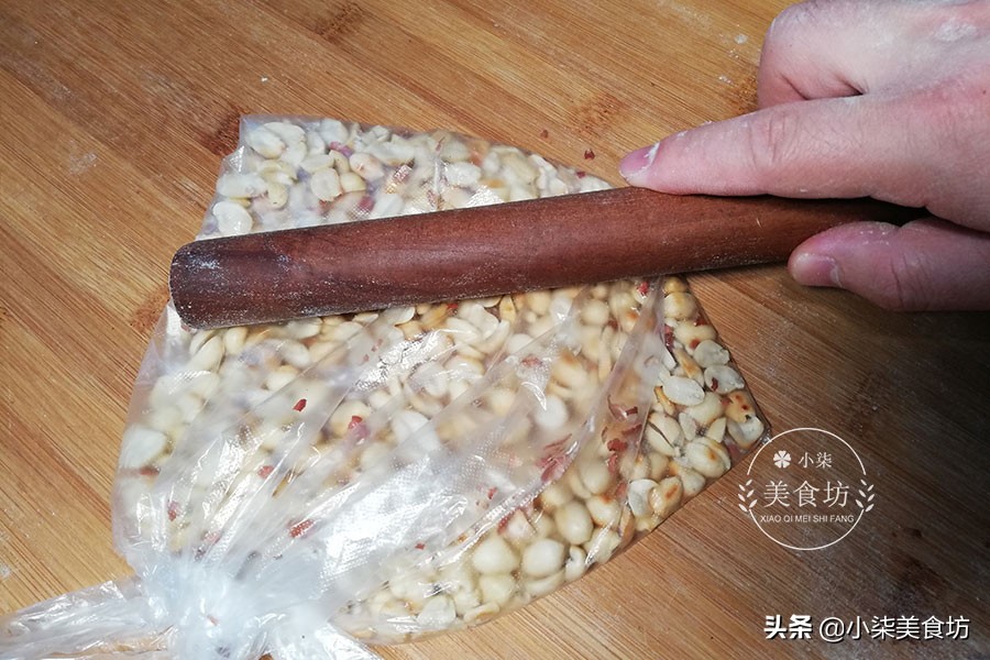 图片[8]-一碗面粉 2把花生米 教你做花生酥烧饼 外酥里软 5分钟就出锅-起舞食谱网