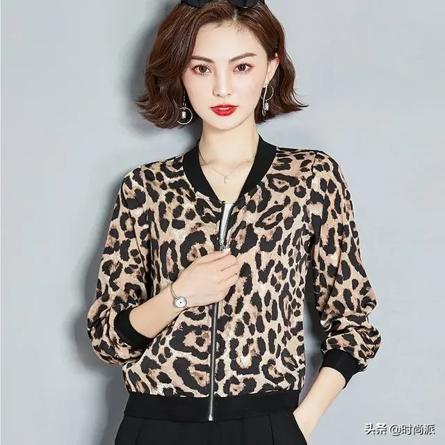 突然发现一款“棒球服”，适合33~56岁女人，简约干练还减龄