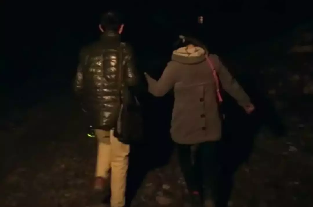 穿过大半个中国去睡你,脑瘫女诗人的逆袭人生