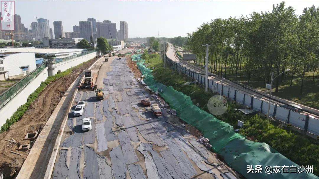新武金堤路北段，即复兴南路，正式开始施工建设